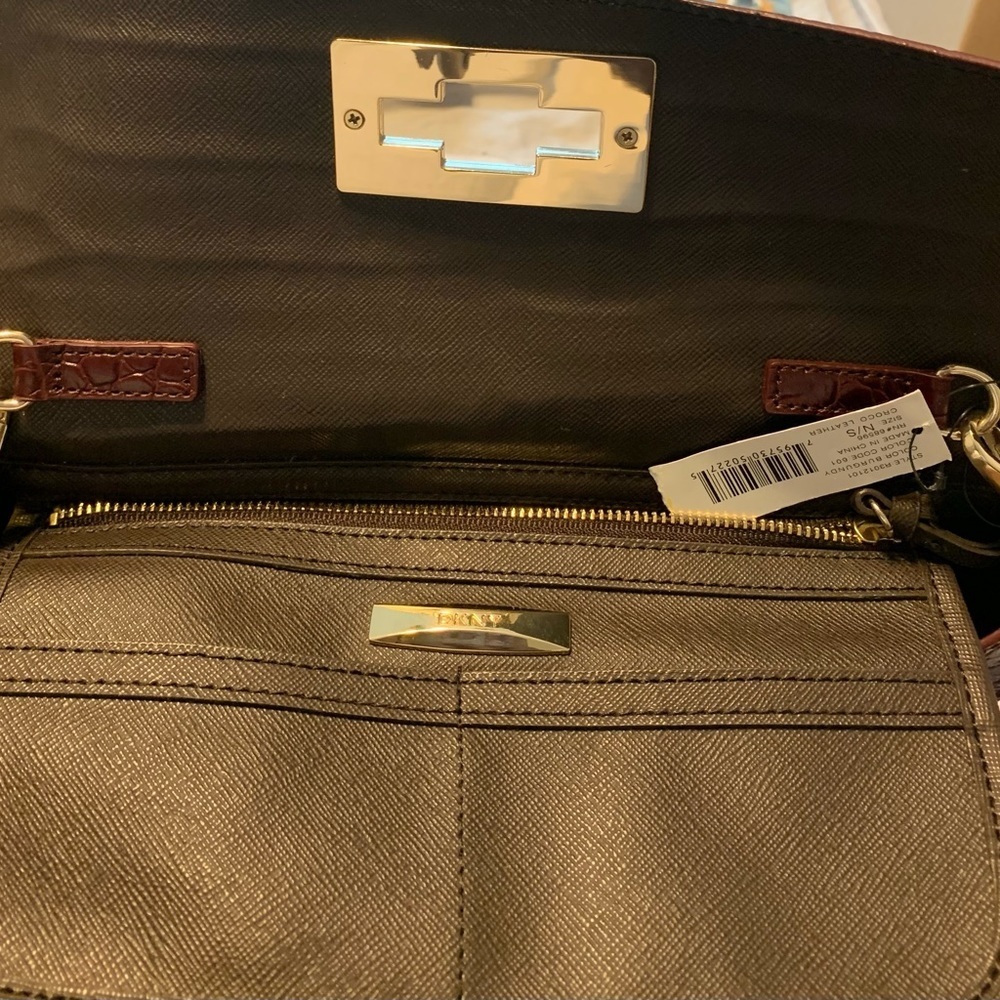 SOLD- Vintage Donna Karan DKNY oversized Clutch Purse with Chain Strap - Picture 11 of 12